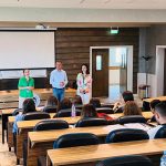 Takim me studentë të Universitetit Bujqësor të Tiranës, Fakulteti i  Ekonomisë dhe Agrobiznesit